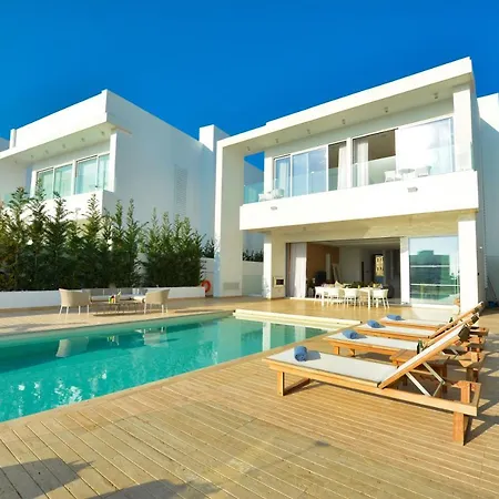 Villa Blue Waves Beachfront *