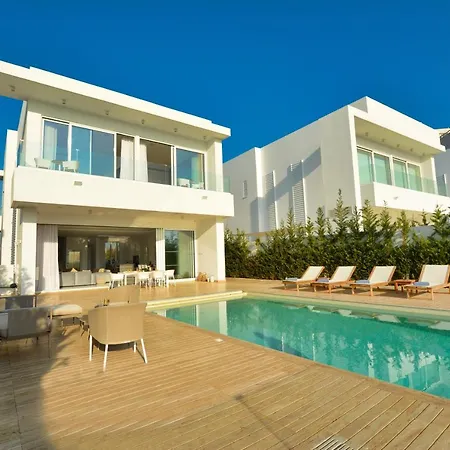 Villa Blue Waves Beachfront
