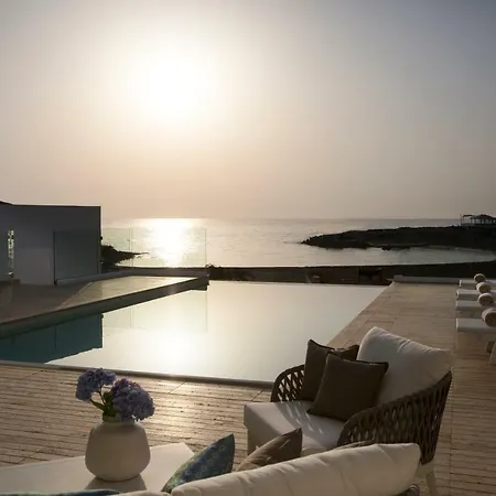 Villa Blue Waves Beachfront